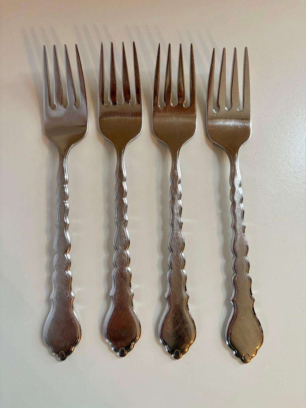 Oneida Cello Salad Fork Set of 4